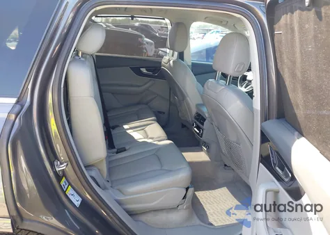 2018 Audi Q7 3.0T Premium z USA, uszkodzony, nr VIN WA1VAAF79JD037601